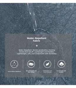 Nahaufnahme der wasserdichten Kunstledertextur mit Wassertropfen auf der blauen Fläche