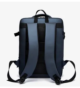 Panneau dorsal respirant et bretelles en S sur le sac à dos de voyage bleu foncé