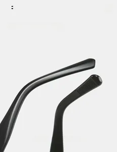 Detail of curved black temple with anti-slip texture for cat eye sunglasses