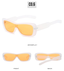 Trois vues de lunettes de soleil à monture étroite blanche givrée et verres orange vif
