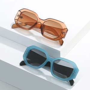 Fashion oversized square rivet sunglasses with thick geometric frames in brown and blue