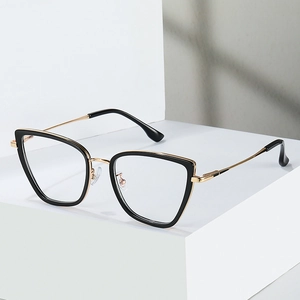 Stylish cat-eye TR90 optical glasses frame with black gold finish and silicone pads