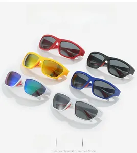 Sélection de six lunettes de soleil de sport colorées avec verres à effet miroir