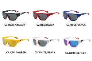 Collage de six variantes de couleurs de lunettes de soleil de cyclisme pour le sport