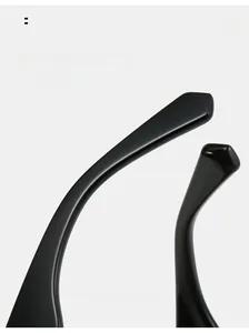 Detail of curved ergonomic temple tips for comfortable wear on cat eye sunglasses