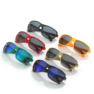 Multi-colored trendy outdoor sports sunglasses for men and women with PC frames