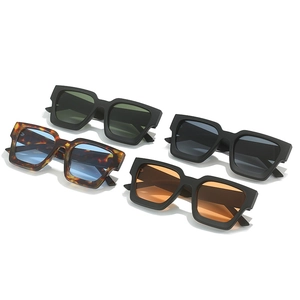 Classic square frame retro sunglasses in four colors with thick wide temple design