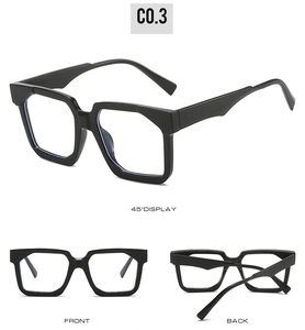 Dreifache Ansicht der quadratischen schwarzen Sonnenbrille von vorne, hinten und im 45-Grad-Winkel