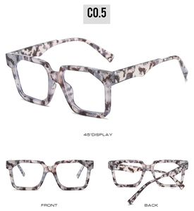 Drei-Wege-Ansicht der quadratischen Marmormuster-Sonnenbrille mit Vorder- und Rückansicht Details