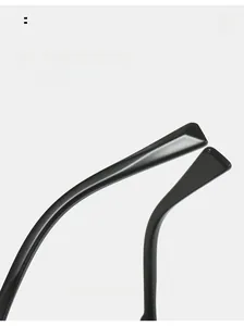 Makro-Detail der ergonomisch geschwungenen Brillenbügel für angenehmen Tragekomfort