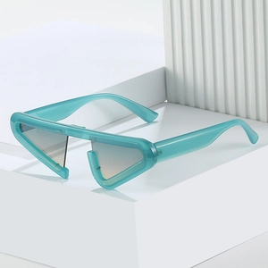 Y2K stilvolle geometrische Dreieck Sonnenbrille mit grünem Rahmen und Verlaufsgläsern
