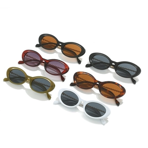 Retro oval sunglasses with metal chain bridge decoration in multiple trendy frame colors