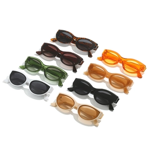 Lot de lunettes de soleil œil de chat rétro en plusieurs couleurs avec montures noires