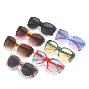 Lot de lunettes de soleil œil de chat surdimensionnées en sept dégradés de couleurs