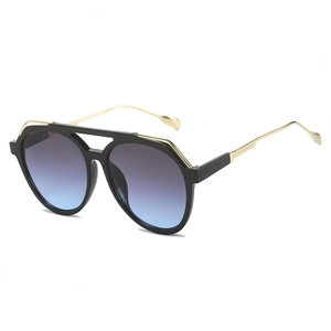 Retro pilot sunglasses with double bridge black frame and gradient purple lenses