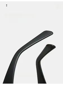 Detail view of glossy black curved mirror legs for comfortable wear on sunglasses