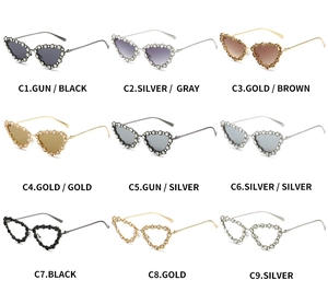 Grille de lunettes de soleil œil de chat en métal avec cadres en cristal et verres variés