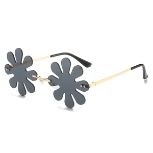 Flower Shaped Rimless Sunglasses UV400 Metal Frame Personalized Trendy Hippy Eyewear Daisy Style Funny Party Streetwear