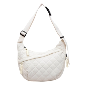 Borsa a tracolla a mezzaluna in nylon trapuntato con tracolla regolabile color avorio