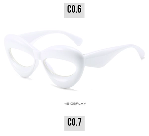 Vue détaillée à 45 degrés de la monture de lunettes de mode épaisse blanche oversize
