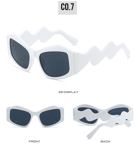 Vues détaillées de lunettes de soleil blanches aux branches ondulées et verres gris