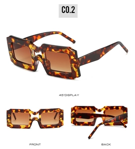 Vues détaillées avant et arrière de lunettes de soleil carrées écaille avec verres dégradés