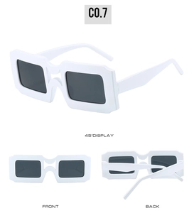 Trois perspectives de lunettes de soleil carrées blanches avec verres noirs et double pont