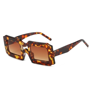 Lunettes de soleil carrées mode en écaille de tortue avec double pont et verres dégradés