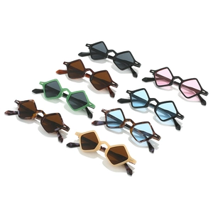Chic geometric triangle sunglasses in multiple colors with minimalist polished frames