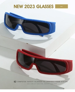 Detail of oversized matte sports sunglasses with aerodynamic frames and UV400 lenses