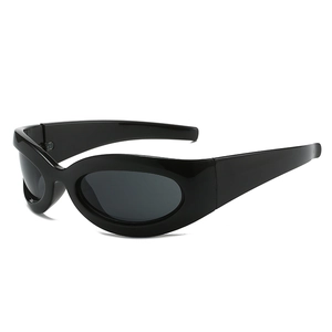 Y2K sporty oval wrap-around sunglasses in sleek black with UV protection for women