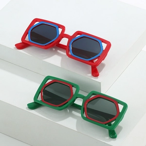 Fashionable oversized square sunglasses with bold two-tone hollow geometric frame design