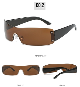Drei Ansichten der Y2K randlosen Sonnenbrille mit Sternakzenten und braunen Gläsern