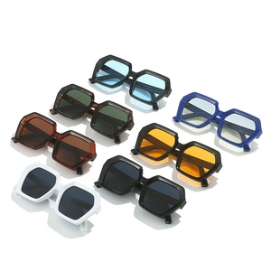Fashionable oversized polygonal sunglasses set in various colors with geometric frames