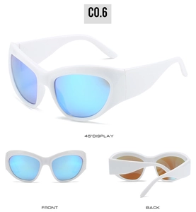 Weiße Katzenaugen-Sonnenbrille mit blauen Spiegelgläsern aus verschiedenen Blickwinkeln