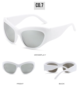 Drei Ansichten der weißen Y2K Katzenaugen-Sonnenbrille mit silber verspiegelten Gläsern