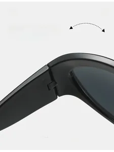Nahaufnahme der robusten Scharniere an der schwarzen Y2K-Radsport-Sonnenbrille
