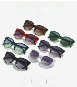 Collection de lunettes de soleil œil-de-chat en sept couleurs avec verres dégradés