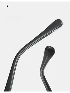 Detail of curved TR90 glasses legs with high-gloss finish for comfortable wear
