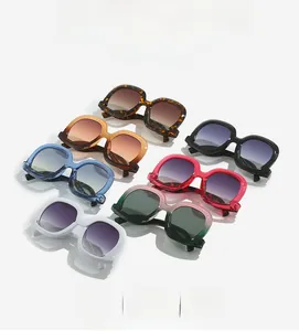 Collection multicolore de lunettes de soleil rondes rétro avec verres dégradés