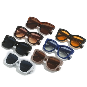 Chic oversized square sunglasses in multiple colors including black and tortoiseshell