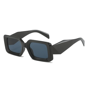 Retro Square Sunglasses Thick PC Frame UV400 Protection Trendy Eyewear For Men Women Fashion Outdoor Streetwear
