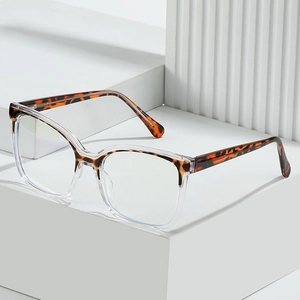 Vintage cat-eye TR glasses frame with two-tone tortoiseshell and clear finish for women