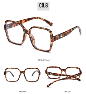 Détails de lunettes carrées écaille de tortue avec rose dorée, perles et cœurs