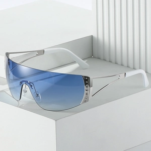 Frameless Y2K sports sunglasses with gradient blue lenses and star rhinestones