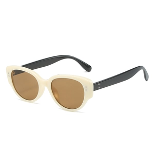 Cat Eye Sunglasses PC Frame UV400 Protection Retro Vintage Style For Women Outdoor Fashion Eyewear With Silver Studs