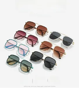 Collection de lunettes de soleil punk carrées en sept couleurs avec verres dégradés