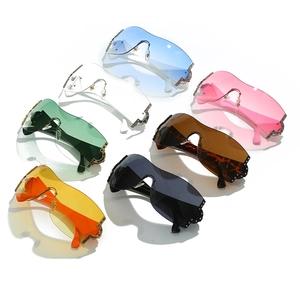 Lot de lunettes de soleil masque Y2K sans monture avec strass en six couleurs dégradées