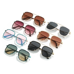 Lunettes de soleil aviateur carrées avec double pont métallique en sept coloris