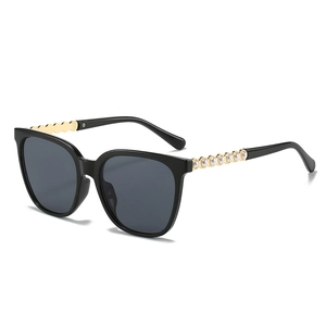 Women Cat Eye Sunglasses Oversized Retro Fashion UV400 Protection PC Frame Metal Temples Faux Artificial Pearl Gradient Lens Elegant